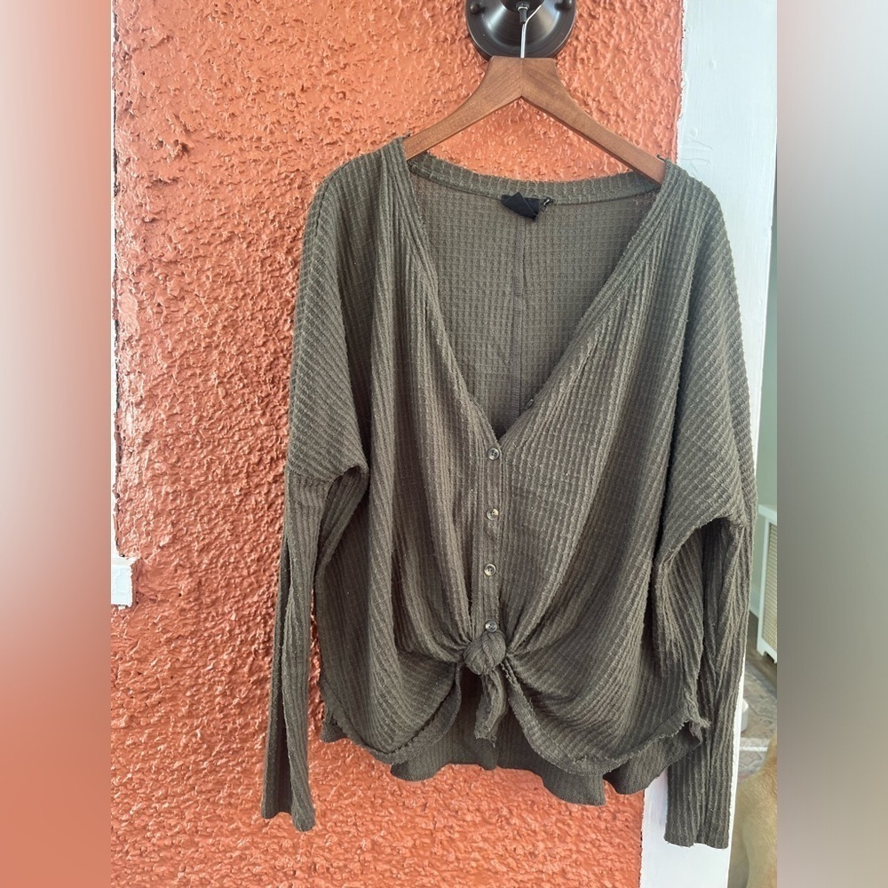 Out from Under Urban Outfitters Jojo Thermal Shirt Size Medium Green Waffle Knit